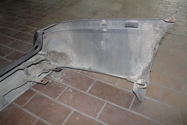 Foto: STOSSFÄNGER/ STOßSTANGE HINTEN eines Mazda 626 2.0 TD