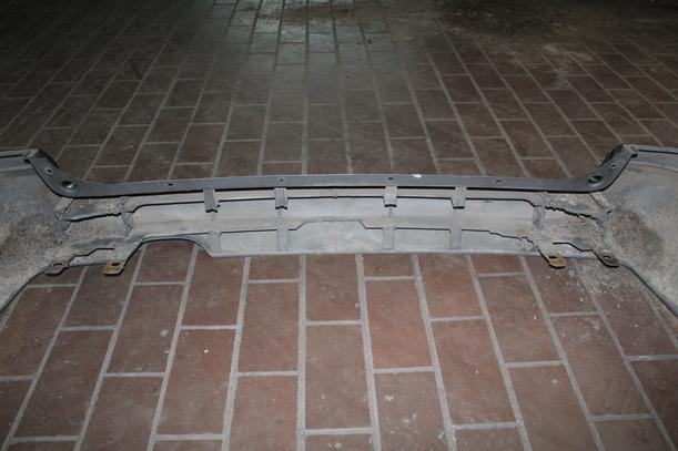 Foto: STOSSFÄNGER/ STOßSTANGE HINTEN eines Mazda 626 2.0 TD