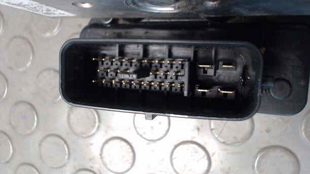 Foto: HAUPTBREMSAGGREGAT ABS eines Mazda 626 2.0 TD CLX