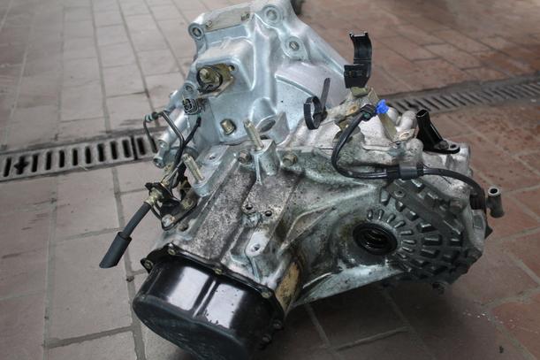 Foto: SCHALTGETRIEBE 5 GANG eines Mazda 626 2.0 TD