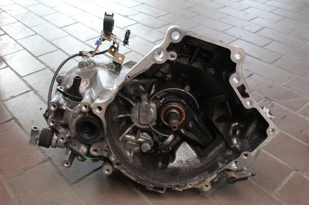 Foto: SCHALTGETRIEBE 5 GANG eines Mazda 626 2.0 TD