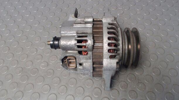 Foto: LICHTMASCHINE eines Mazda 626 2.0 TD CLX