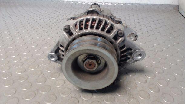 Foto: LICHTMASCHINE eines Mazda 626 2.0 TD CLX