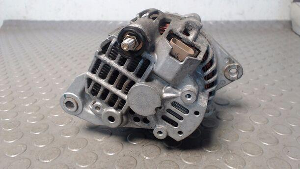 Foto: LICHTMASCHINE eines Mazda 626 2.0 TD CLX