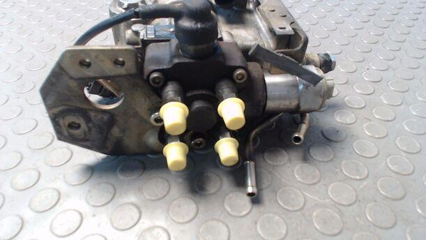 Foto: DIESELEINSPRITZPUMPE eines Mazda 626 2.0 TD CLX