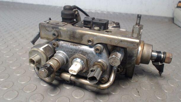 Foto: DIESELEINSPRITZPUMPE eines Mazda 626 2.0 TD CLX