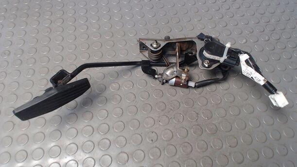 Foto: GASPEDAL eines Mazda 626 2.0 TD CLX