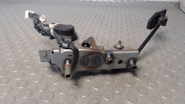 Foto: GASPEDAL eines Mazda 626 2.0 TD CLX