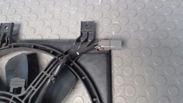 Foto: ELEKTROLÜFTER eines Mazda 626 2.0 TD CLX