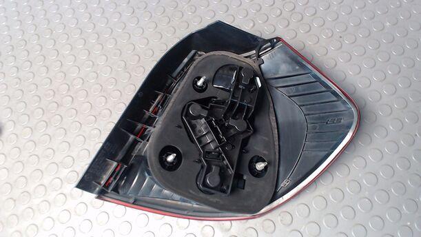 Foto: HECKLEUCHTE LINKS ( RAUCHGRAU ) eines BMW 116i Sport
