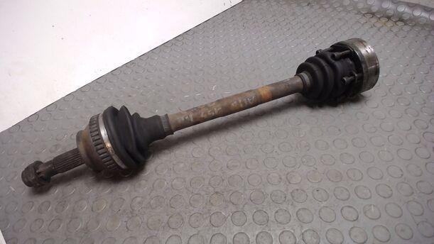 Foto: ANTRIEBSWELLE HINTEN LINKS eines Alfa Romeo 155 2.0 Q4