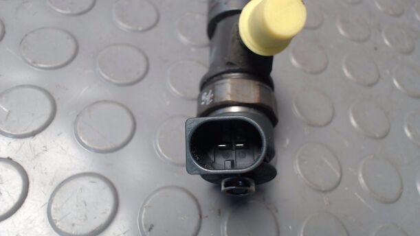 Foto: DIESELEINSPRITZDÜSE eines BMW 118d DPF SR