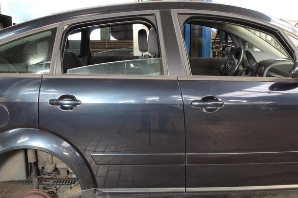 Foto: TÜR HINTEN RECHTS eines Audi A2 1.4 Sport