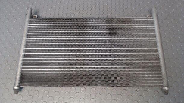 Foto: KONDENSATOR KLIMAANLAGE eines Mazda 626 2.0 TD CLX