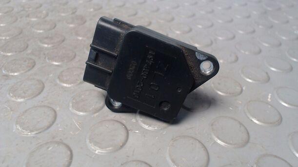 Foto: LUFTMASSENMESSER eines Mazda 626 2.0 TD CLX