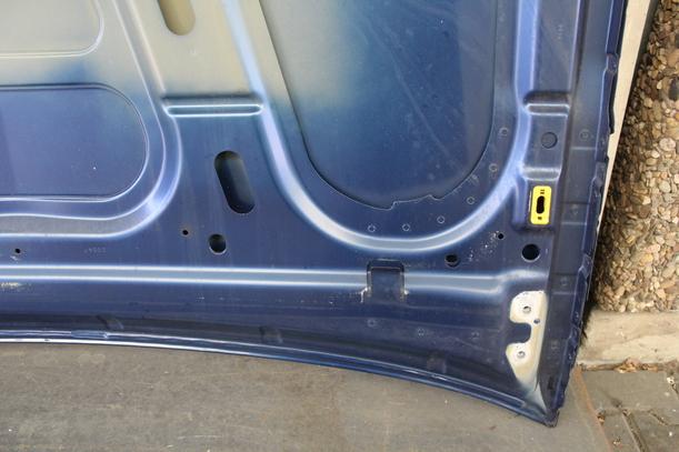 Foto: MOTORHAUBE (Lackierungsbedürftig) eines Opel Vectra 1.8 Caravan Sport
