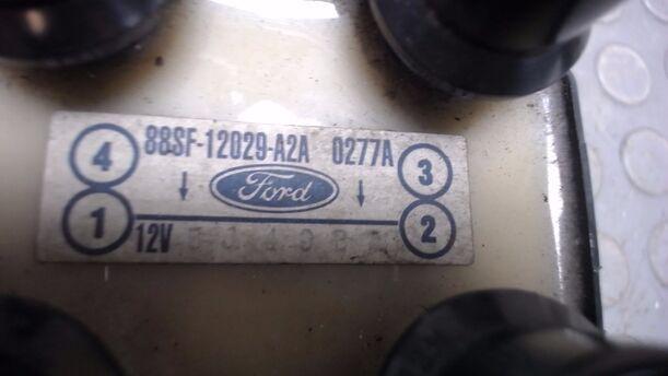 Foto: ZÜNDSPULE eines Ford Fiesta Sport