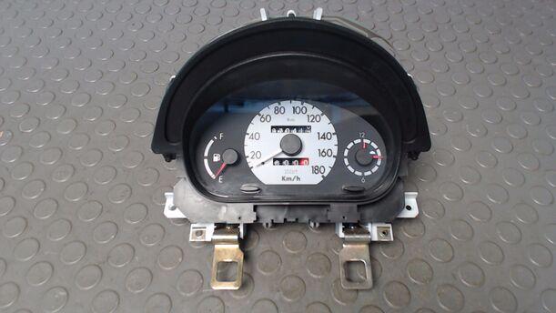 Foto: TACHOEINHEIT eines Fiat Seicento 1.1 Sport