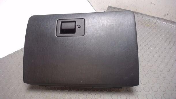 Foto: HANDSCHUHFACH eines Ford Maverick Sport