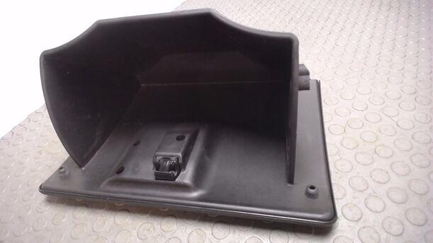 Foto: HANDSCHUHFACH eines Ford Maverick Sport