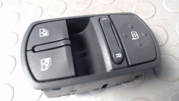Foto: FENSTERHEBERSCHALTER eines Opel Corsa 1.2 16V Sport
