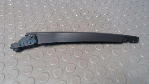 Foto: SCHEIBENWISCHERARM HINTEN eines Opel Corsa 1.2 16V Sport