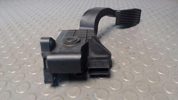 Foto: GASPEDAL eines Opel Corsa 1.2 16V Sport