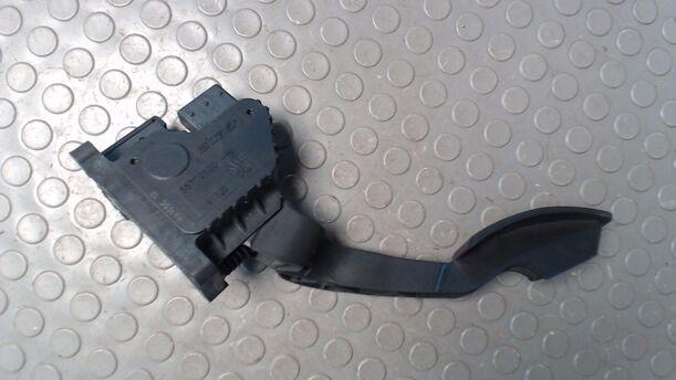 Foto: GASPEDAL eines Opel Corsa 1.2 16V Sport