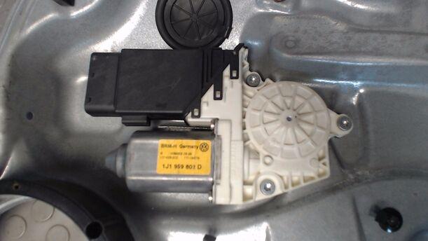 Foto: FENSTERHEBER ELEKTRISCH VORN RECHTS eines VW Golf 1.4 Sport