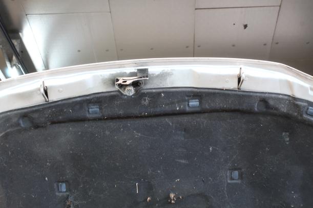 Foto: MOTORHAUBE eines Volvo V70 D5 Sport