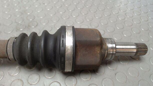 Foto: ANTRIEBSWELLE LINKS eines Peugeot 206 60