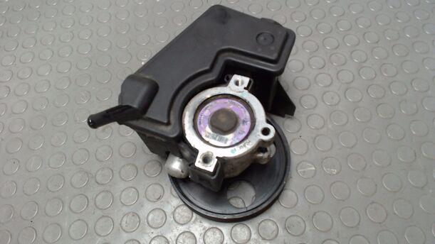 Foto: PUMPE SERVOLENKUNG eines Peugeot 206 60