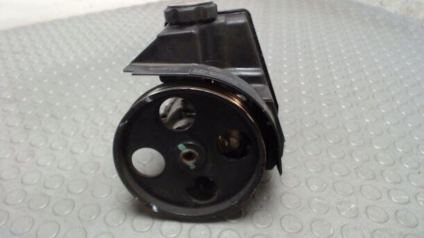 Foto: PUMPE SERVOLENKUNG eines Peugeot 206 60