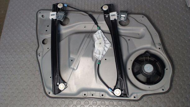 Foto: FENSTERHEBER ELEKTRISCH VORN RECHTS (4/5-TÜRER) eines Mercedes-Benz A 180 CDI