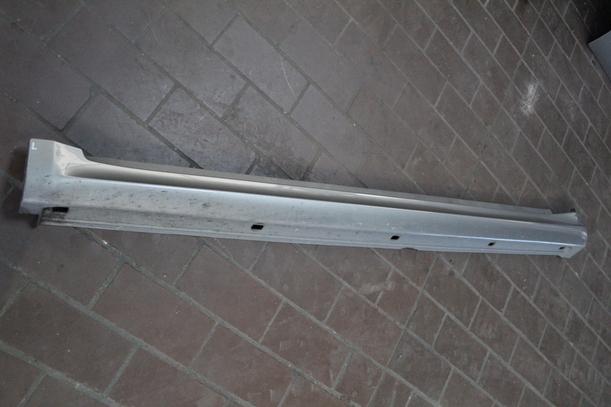Foto: SEITENSCHWELLER LINKS eines Mercedes-Benz A 180 CDI