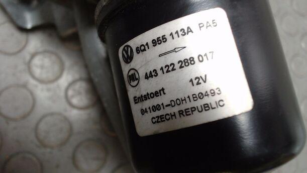 Foto: SCHEIBENWISCHERMOTOR VORN eines VW Polo 1.4