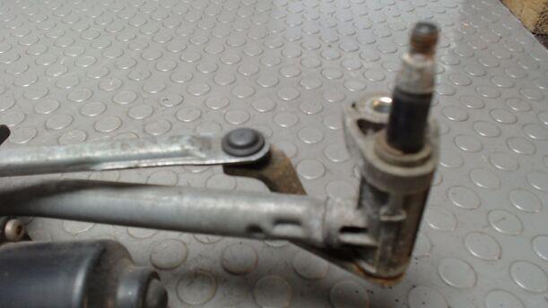 Foto: SCHEIBENWISCHERMOTOR VORN eines VW Polo 1.4