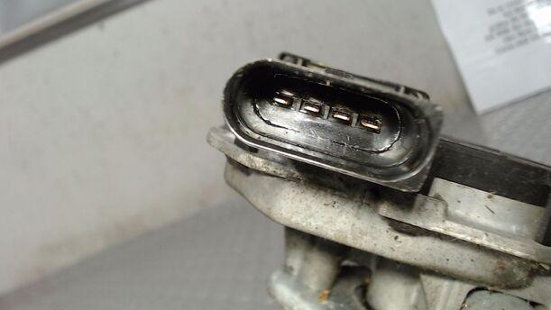 Foto: SCHEIBENWISCHERMOTOR VORN eines VW Polo 1.4