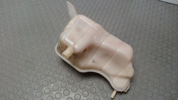 Foto: AUSGLEICHSBEHÄLTER eines Ford Fiesta