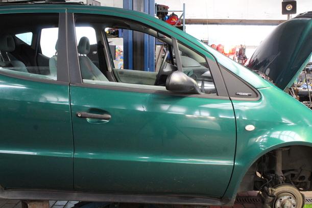 Foto: TÜR VORN RECHTS eines Mercedes-Benz A 140