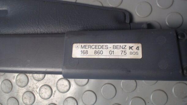 Foto: LADERAUMABDECKUNG eines Mercedes-Benz A 140