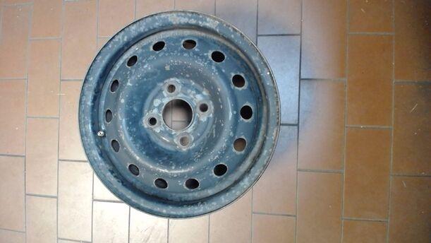 Foto: STAHLFELGE 5X13 ET45 eines Daewoo Kalos 1.4