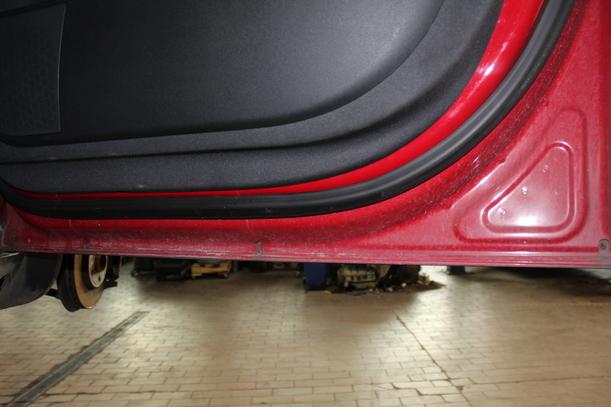 Foto: TÜR VORN RECHTS eines Audi A2 1.4