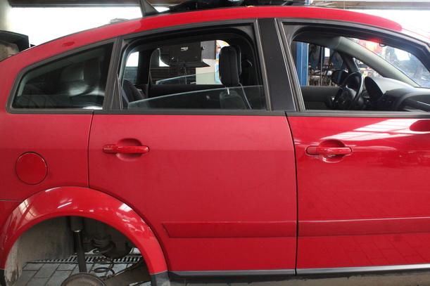 Foto: TÜR HINTEN RECHTS eines Audi A2 1.4