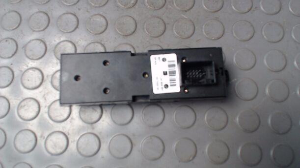Foto: FENSTERHEBERSCHALTER eines VW Golf 1.9 TDI