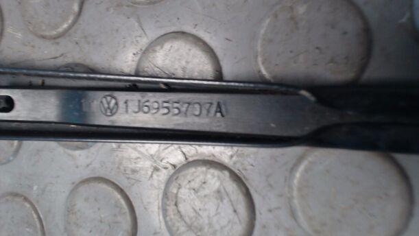 Foto: SCHEIBENWISCHERARM HINTEN eines VW Golf 1.9 TDI