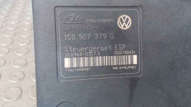 Foto: HAUPTBREMSAGGREGAT ABS eines VW Golf 1.9 TDI
