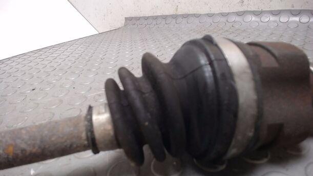 Foto: ANTRIEBSWELLE LINKS eines Citroen C1 1.0