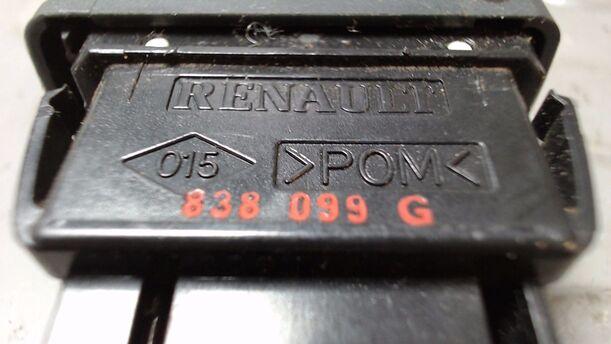 Foto: FENSTERHEBERSCHALTER eines Renault Megane Cabriolet 1.6