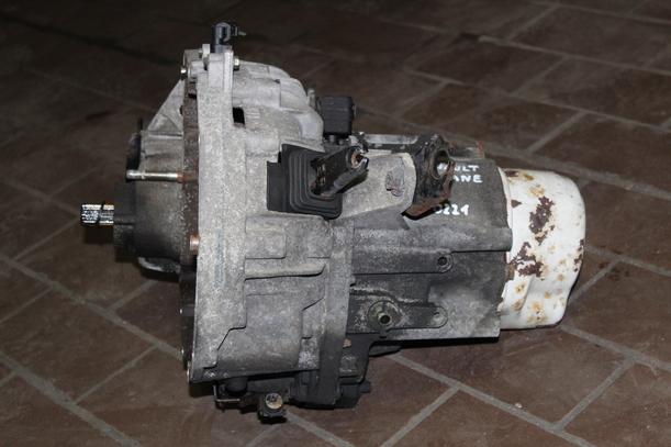 Foto: SCHALTGETRIEBE 5-GANG eines Renault Megane Cabriolet 1.6